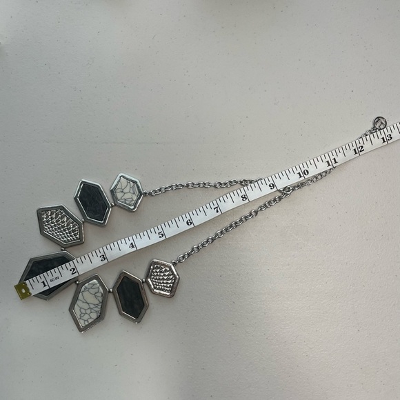 Vintage Erica Lyons Statement Necklace Silvertone, Black and Gray 13” Necklace - Picture 5 of 6